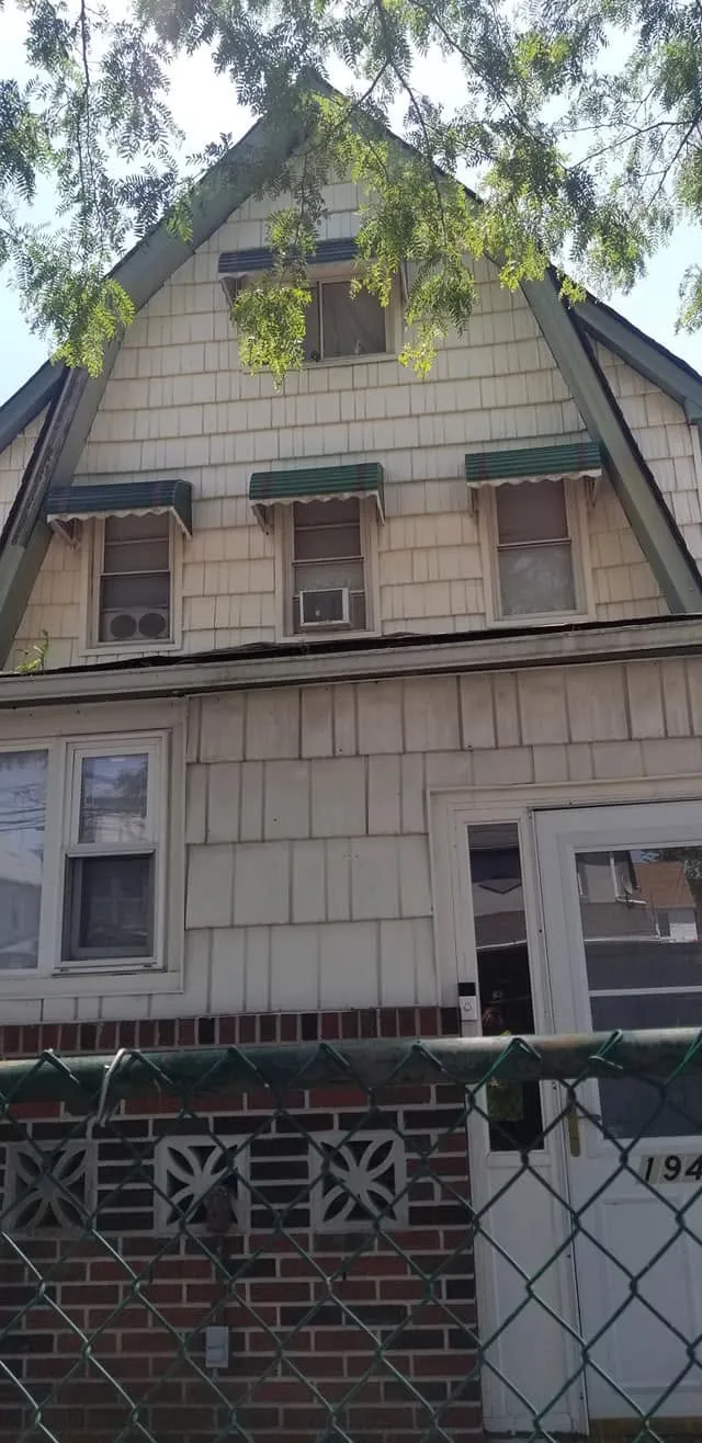 Siding Replacement: Boost Curb Appeal and Energy Savings